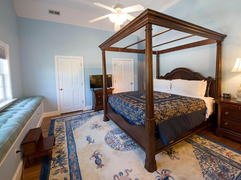 Kingsbay Mansion And Vacation Rental Houses Marion Room photo
